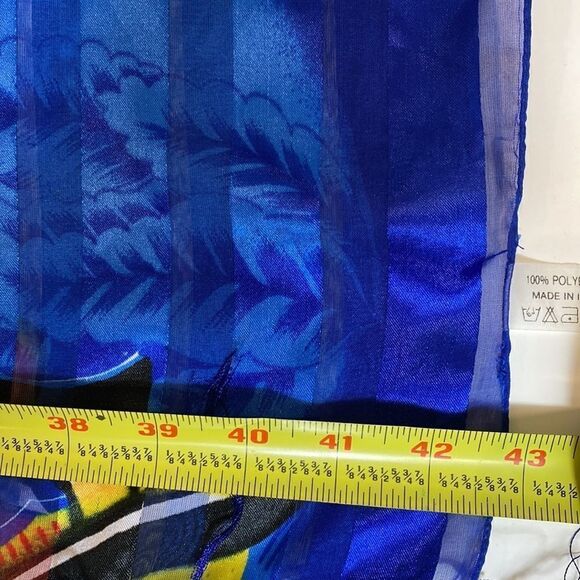 Novelty fish print fringe scarf - Picture 5 of 6